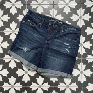Universal Thread Mid Rise Boyfriend Jean Short Sz6